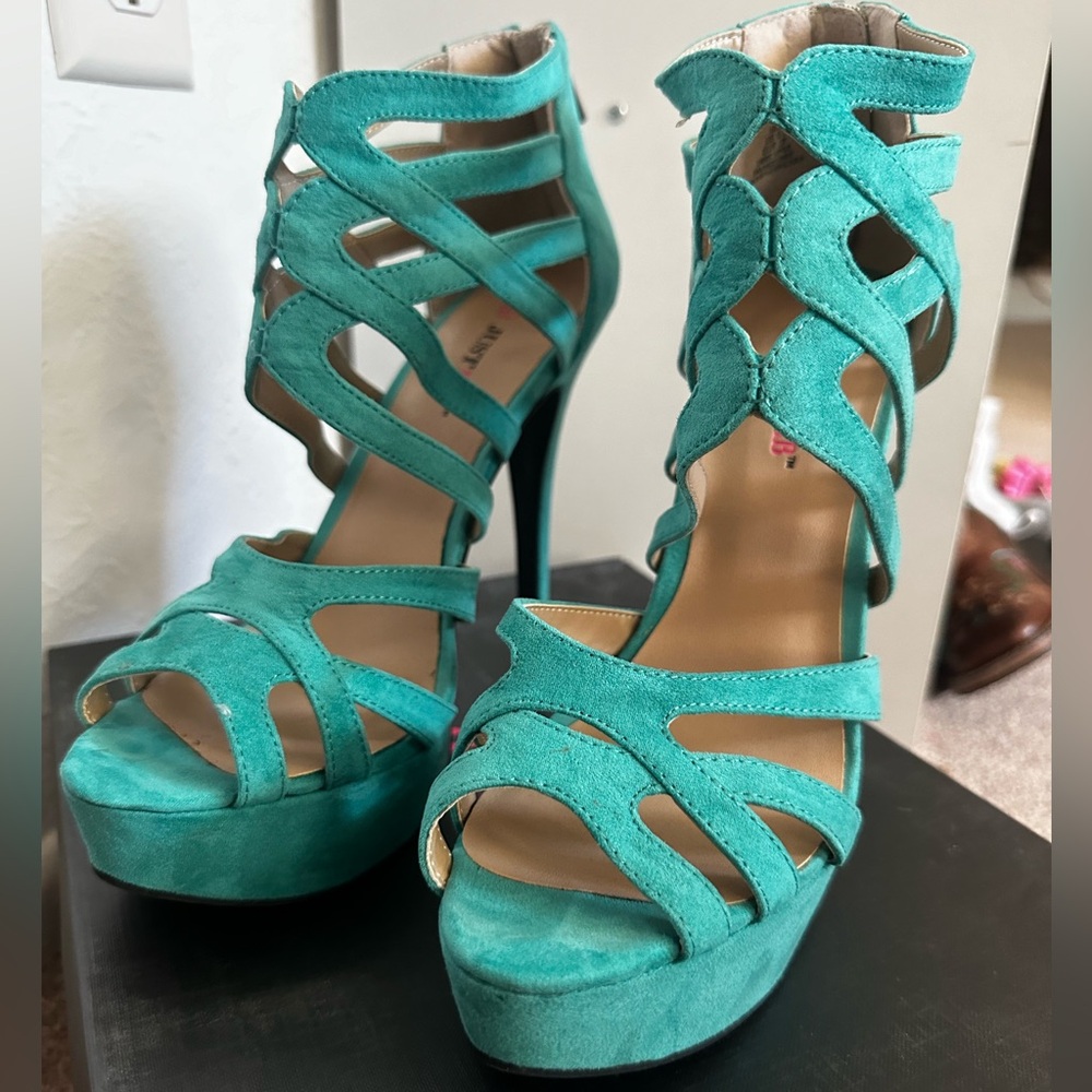 Just Fab Lilia’s Seafoam Platform Heels Size 8.5 - Picture 2 of 12